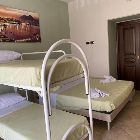 Falu Napoli Centro Camera Con Cucina E Bagno Privato Hotel Екстериор снимка
