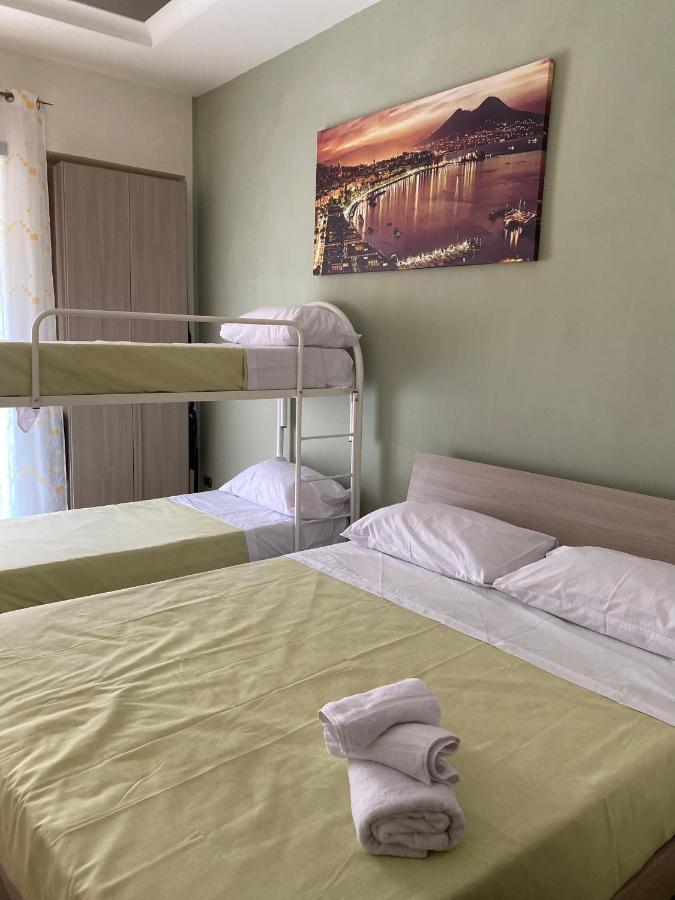 Falu Napoli Centro Camera Con Cucina E Bagno Privato Hotel Екстериор снимка