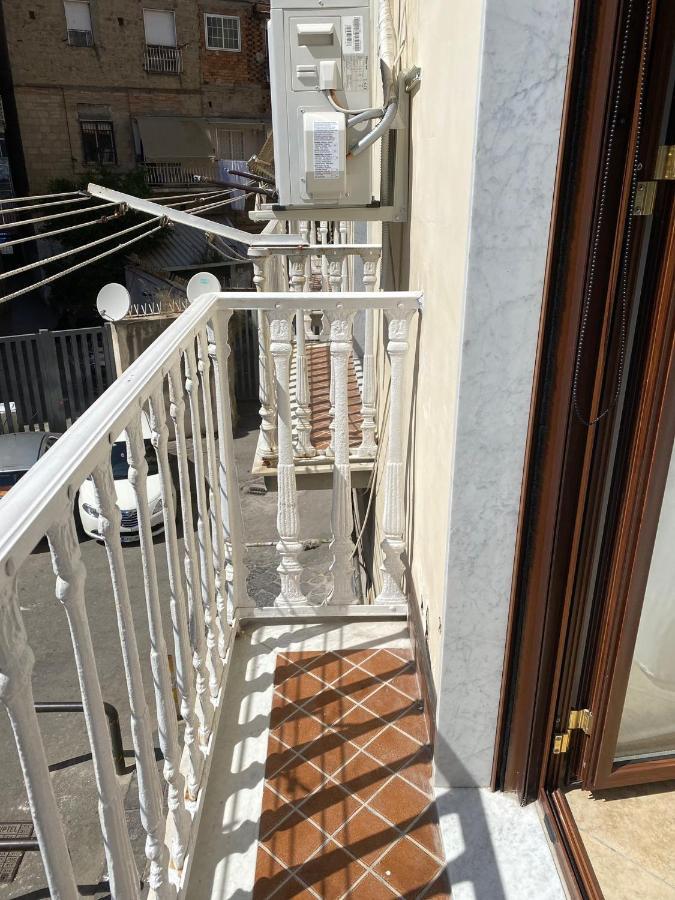 Falu Napoli Centro Camera Con Cucina E Bagno Privato Hotel Екстериор снимка
