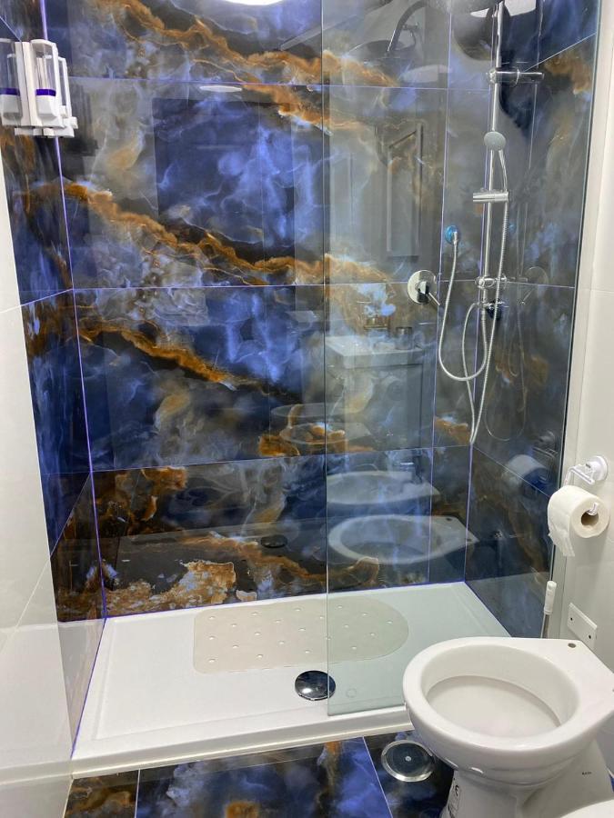 Falu Napoli Centro Camera Con Cucina E Bagno Privato Hotel Екстериор снимка